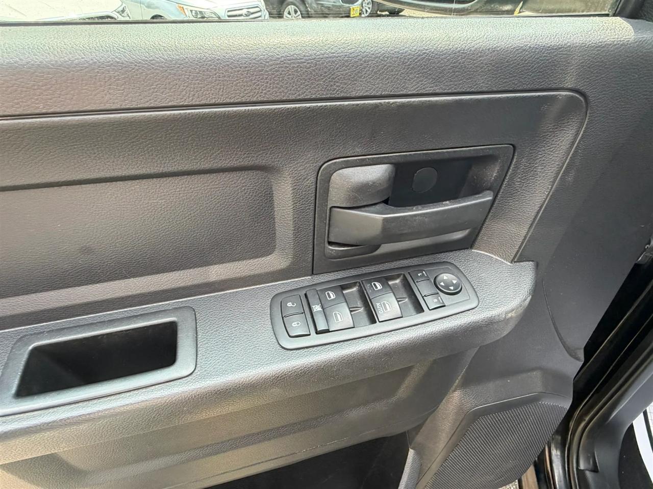 RAM 1500 Tradesman Quad Cab 4WD 2014