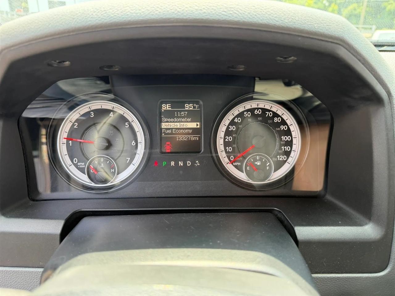 RAM 1500 Tradesman Quad Cab 4WD 2014
