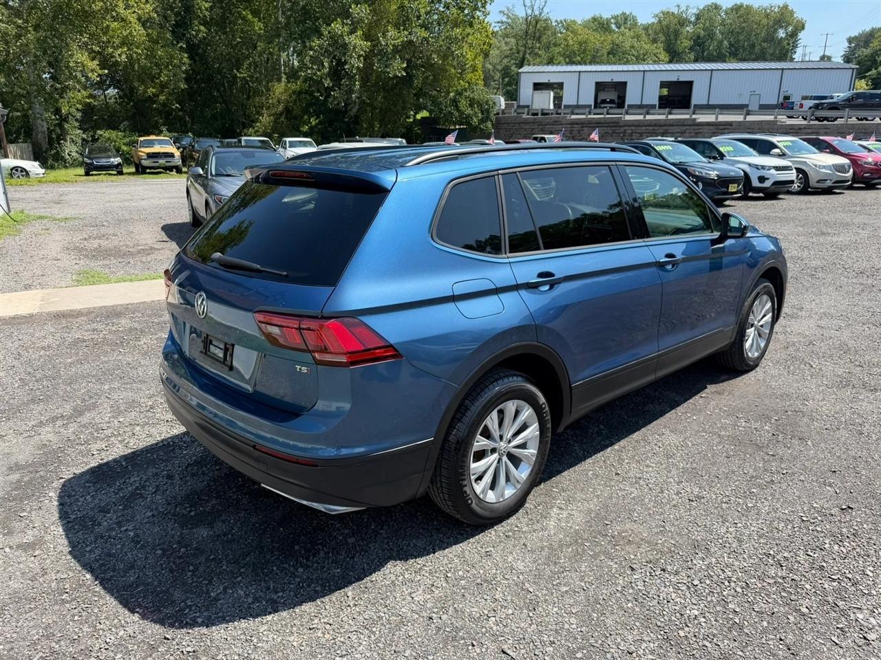 Volkswagen Tiguan S 2018