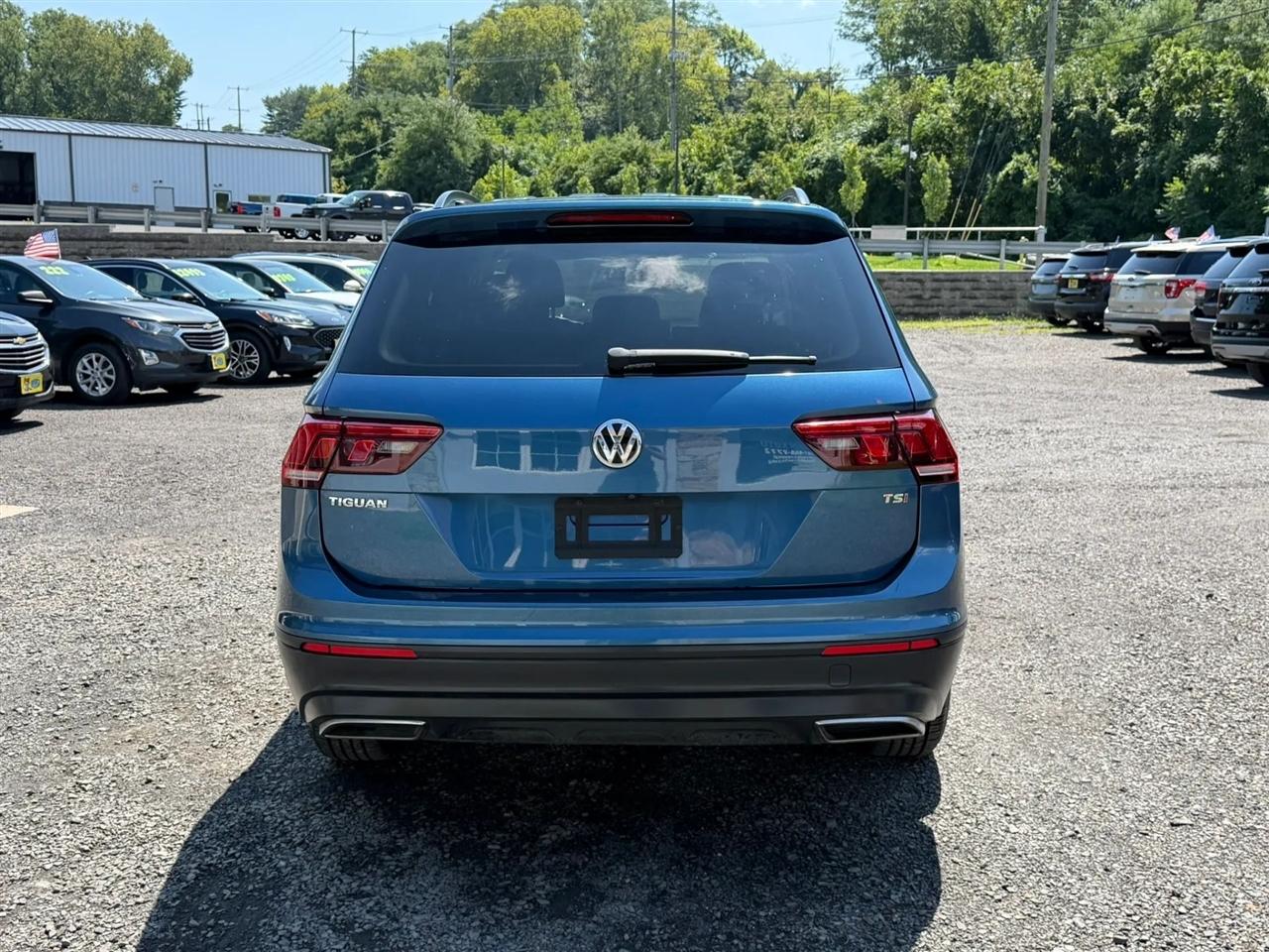 Volkswagen Tiguan S 2018