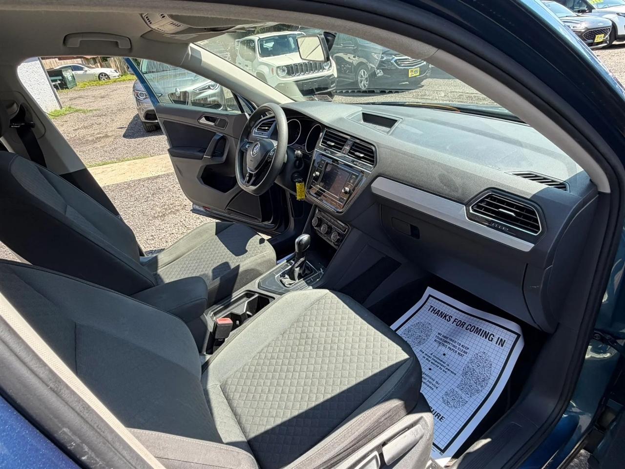 Volkswagen Tiguan S 2018