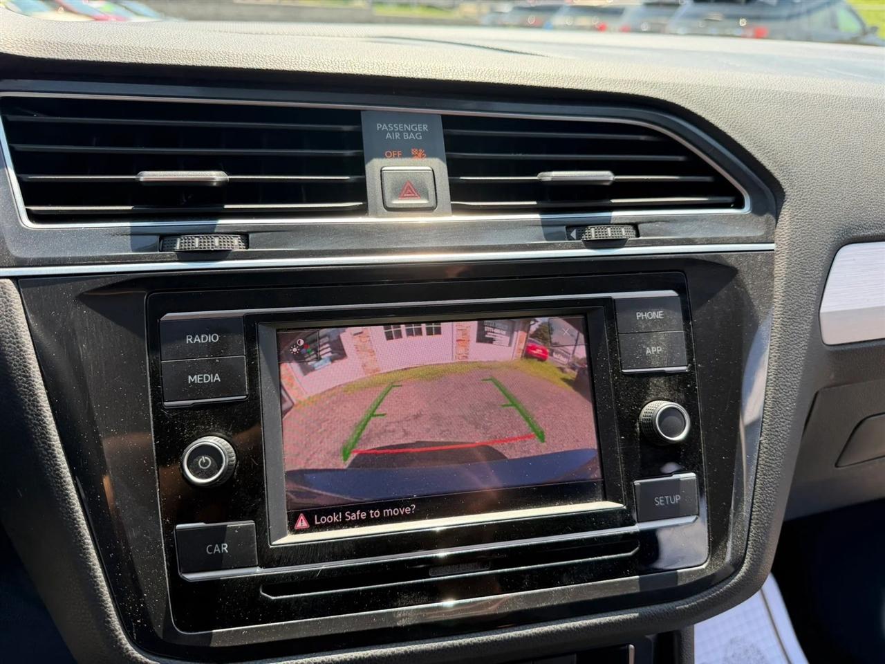 Volkswagen Tiguan S 2018