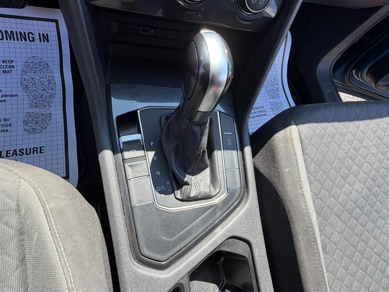 Volkswagen Tiguan S 2018