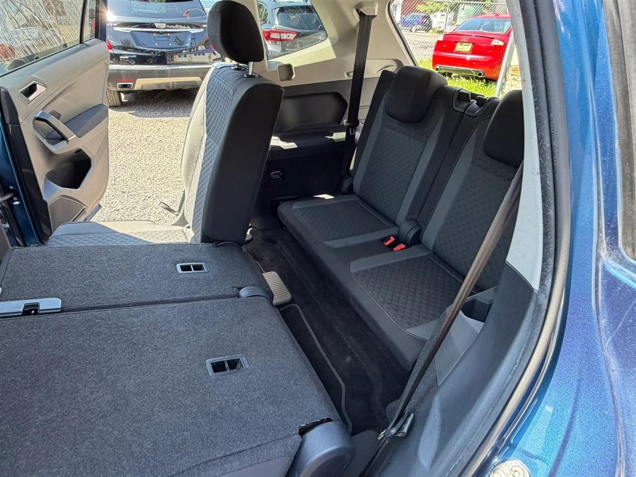 Volkswagen Tiguan S 2018
