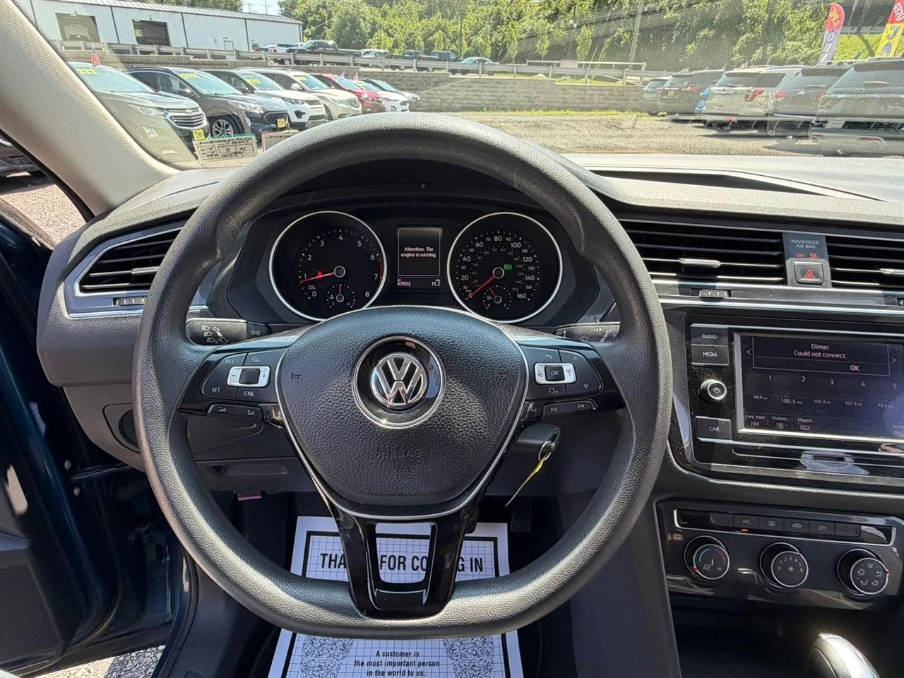 Volkswagen Tiguan S 2018