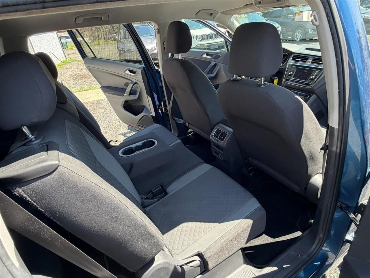 Volkswagen Tiguan S 2018