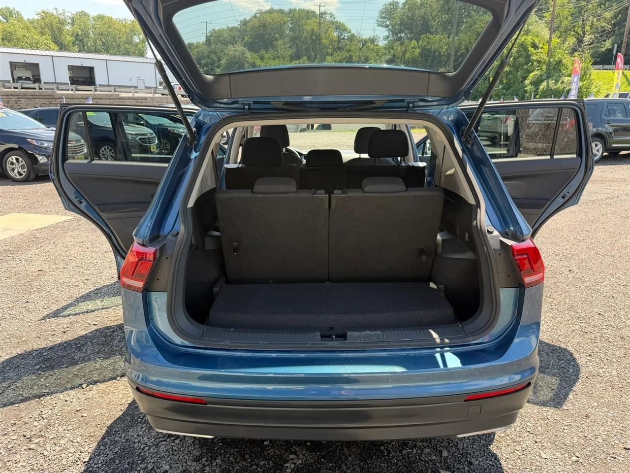 Volkswagen Tiguan S 2018