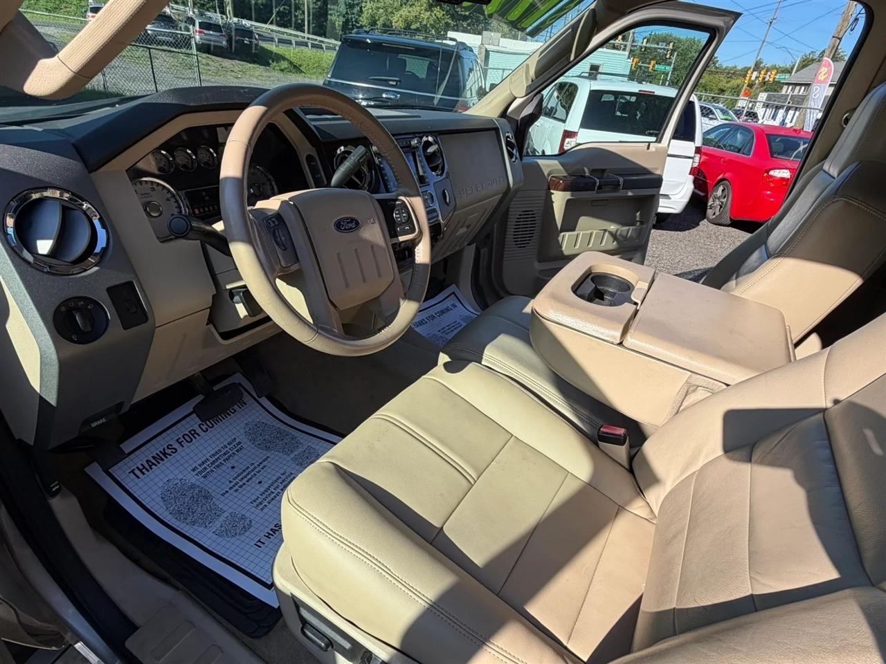 Ford F-350 SD Lariat Crew Cab 4WD 2010