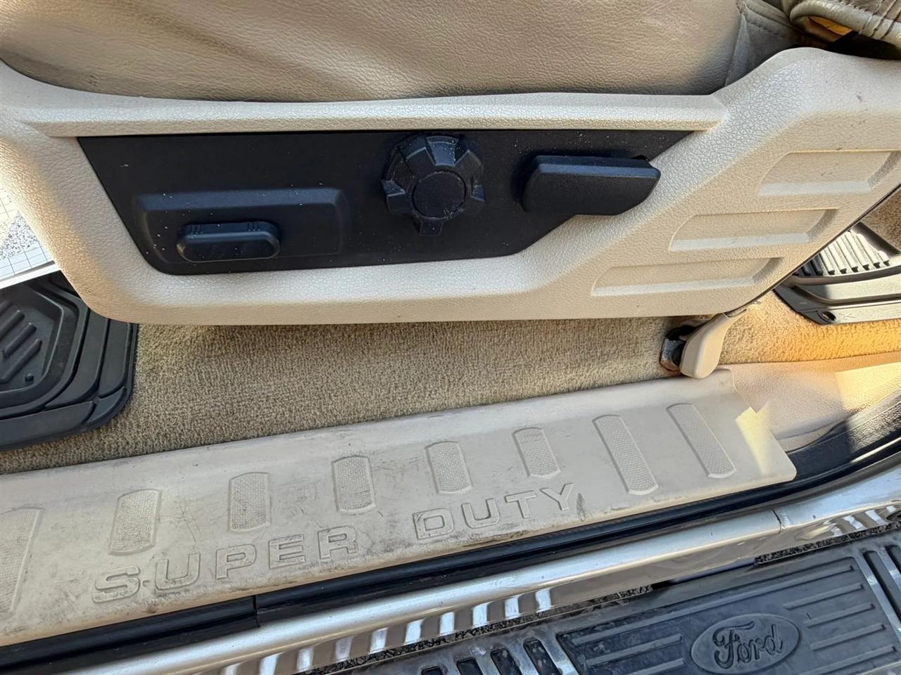 Ford F-350 SD Lariat Crew Cab 4WD 2010