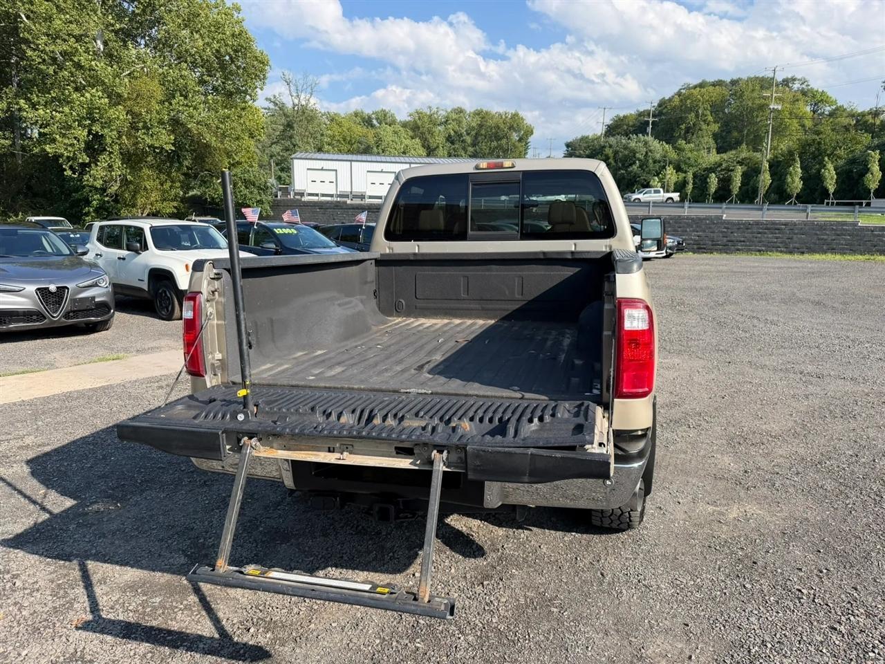 Ford F-350 SD Lariat Crew Cab 4WD 2010