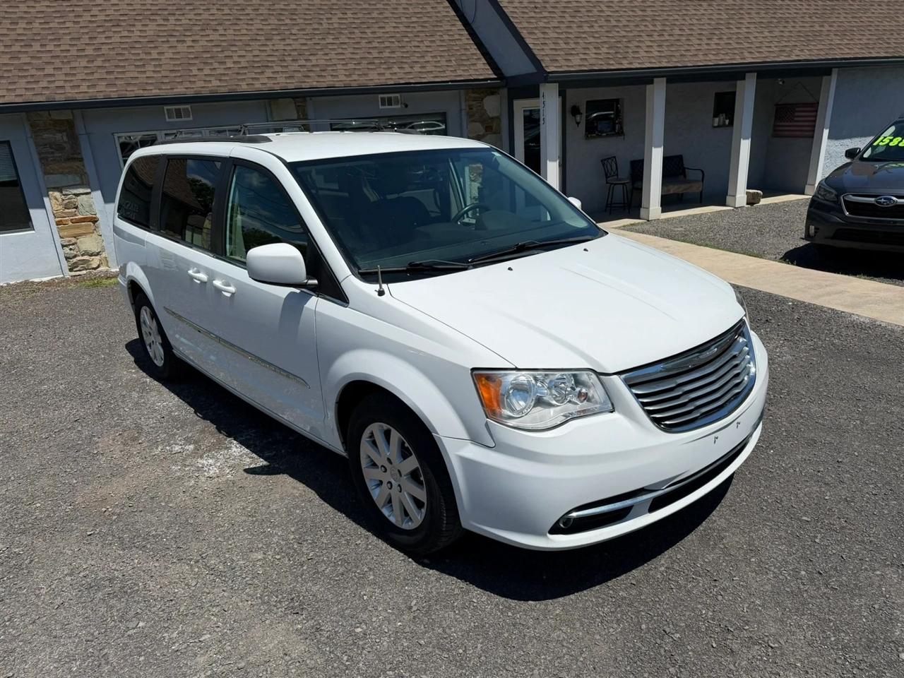 Chrysler Town & Country Touring 2016