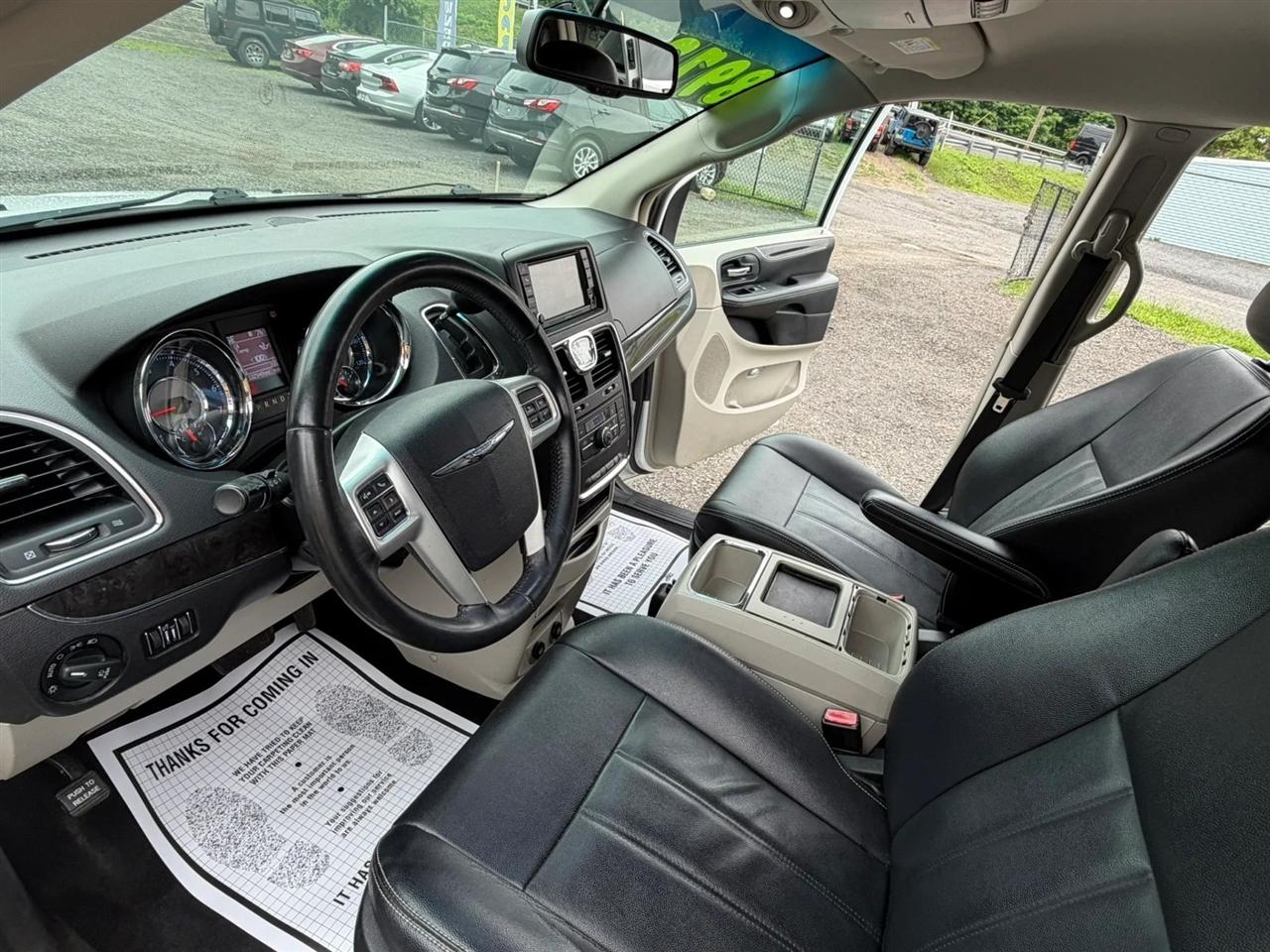 Chrysler Town & Country Touring 2016
