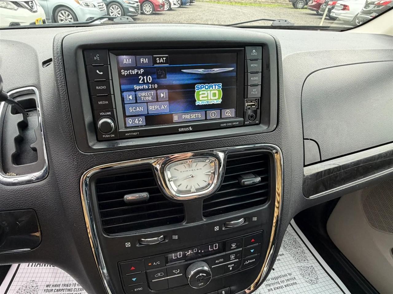 Chrysler Town & Country Touring 2016