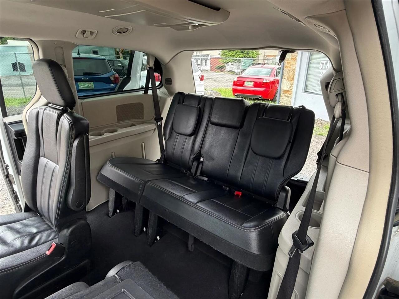 Chrysler Town & Country Touring 2016