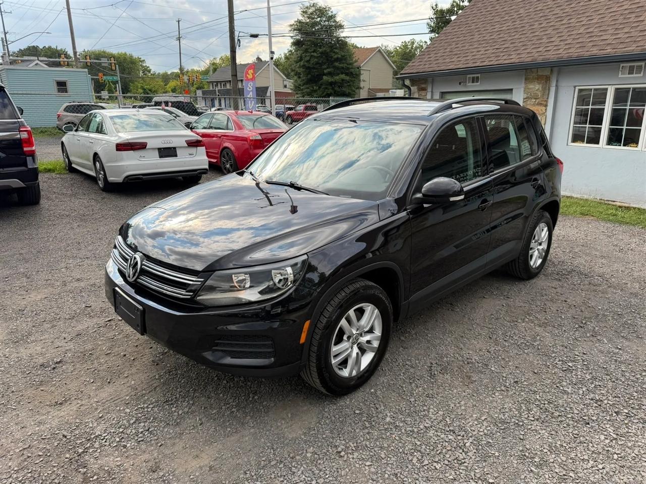 Volkswagen Tiguan S 2017