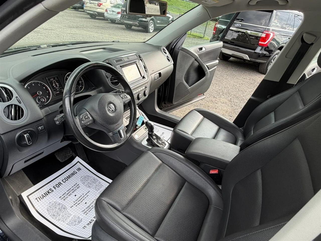 Volkswagen Tiguan S 2017