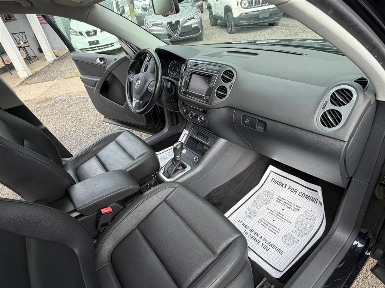 Volkswagen Tiguan S 2017