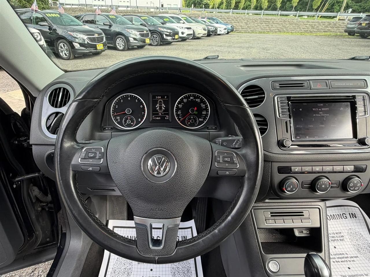 Volkswagen Tiguan S 2017