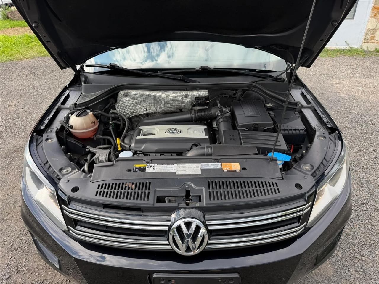 Volkswagen Tiguan S 2017
