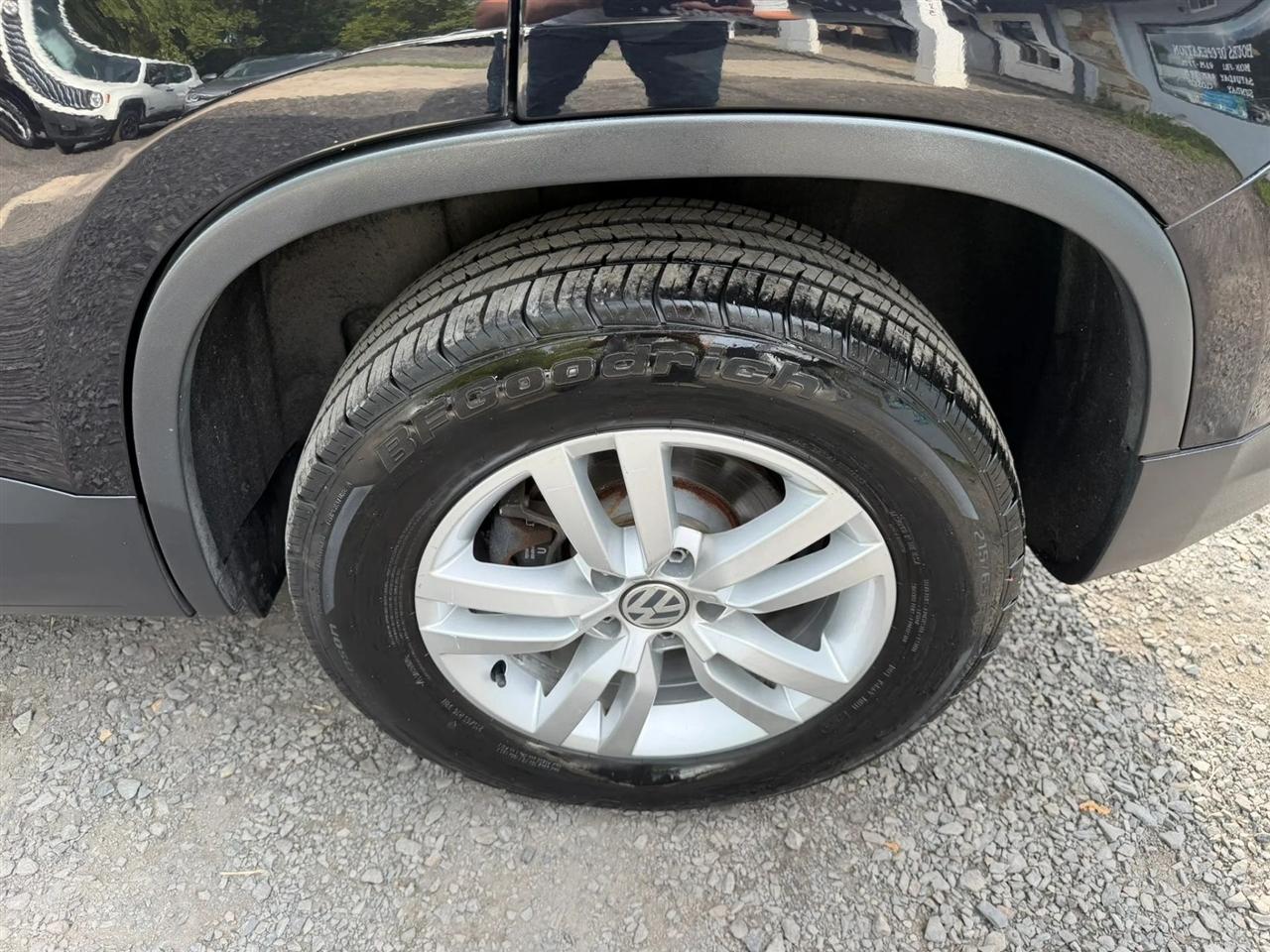 Volkswagen Tiguan S 2017