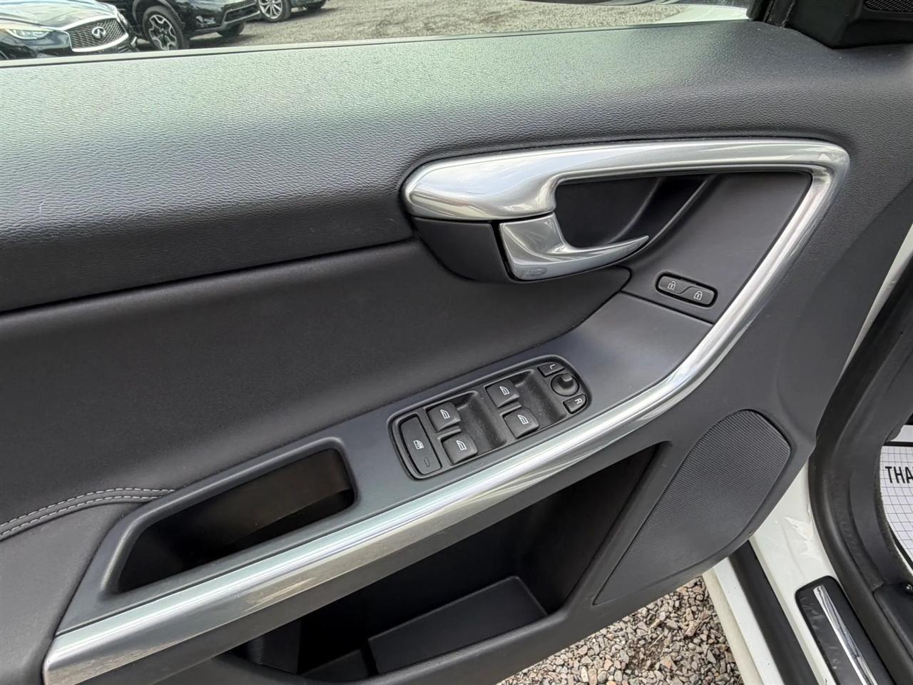 Volvo XC60 T6 Drive-E FWD 2015