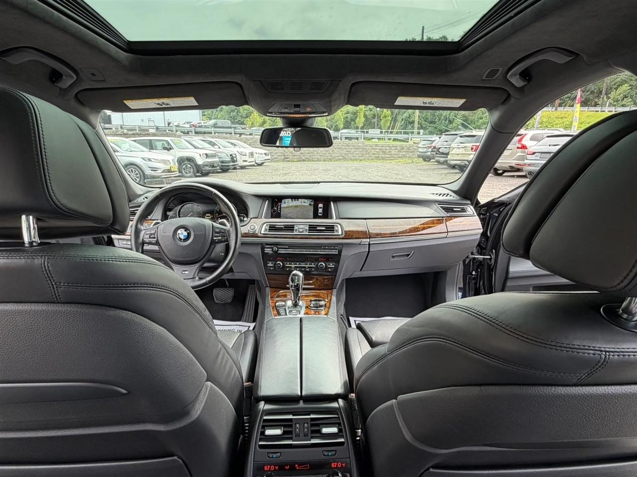 BMW 7-Series 750Li xDrive 2015