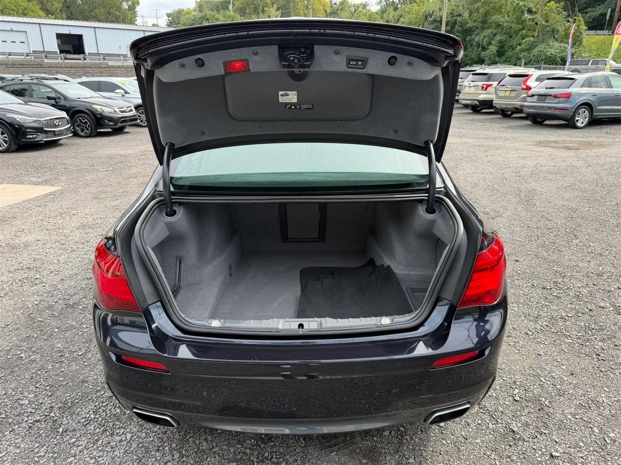 BMW 7-Series 750Li xDrive 2015