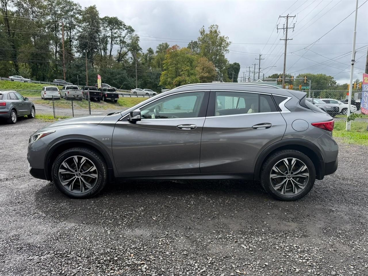 Infiniti QX30 LUXE AWD 2019