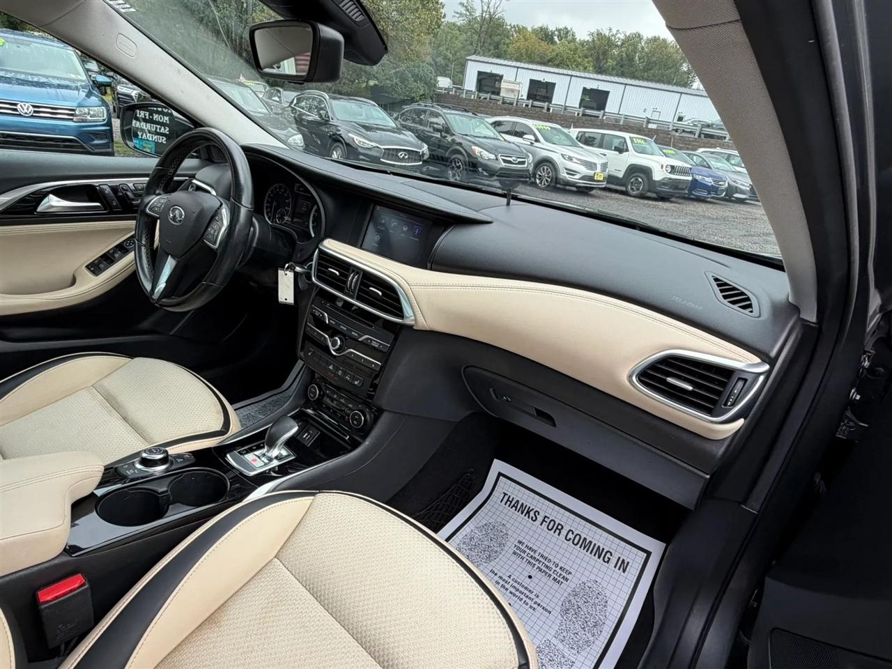Infiniti QX30 LUXE AWD 2019