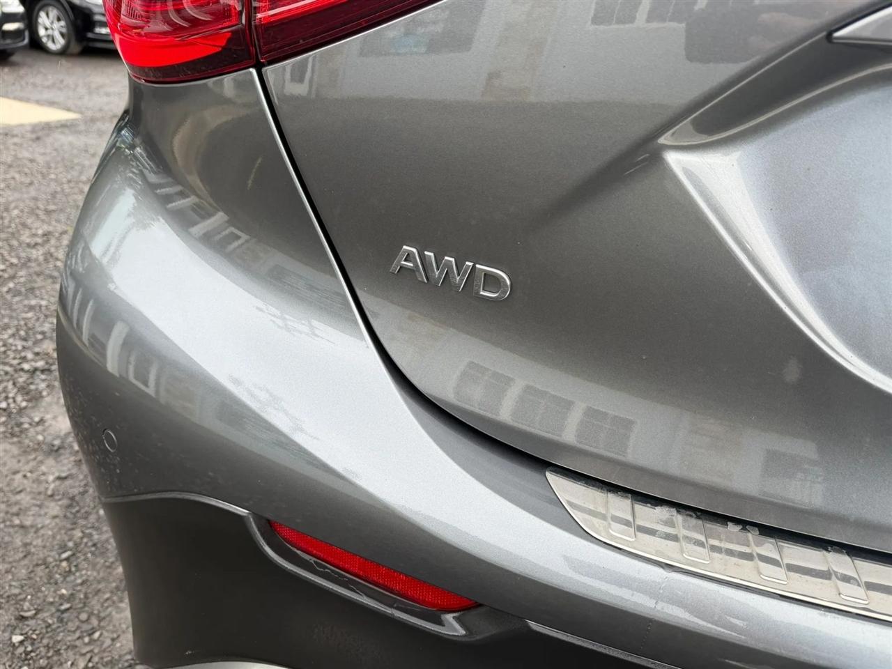 Infiniti QX30 LUXE AWD 2019
