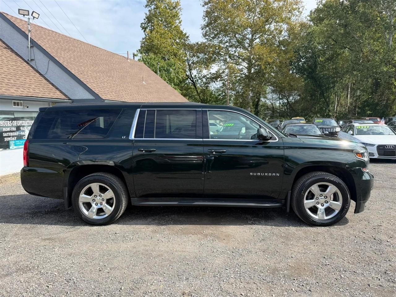 Chevrolet Suburban LT 4WD 2016