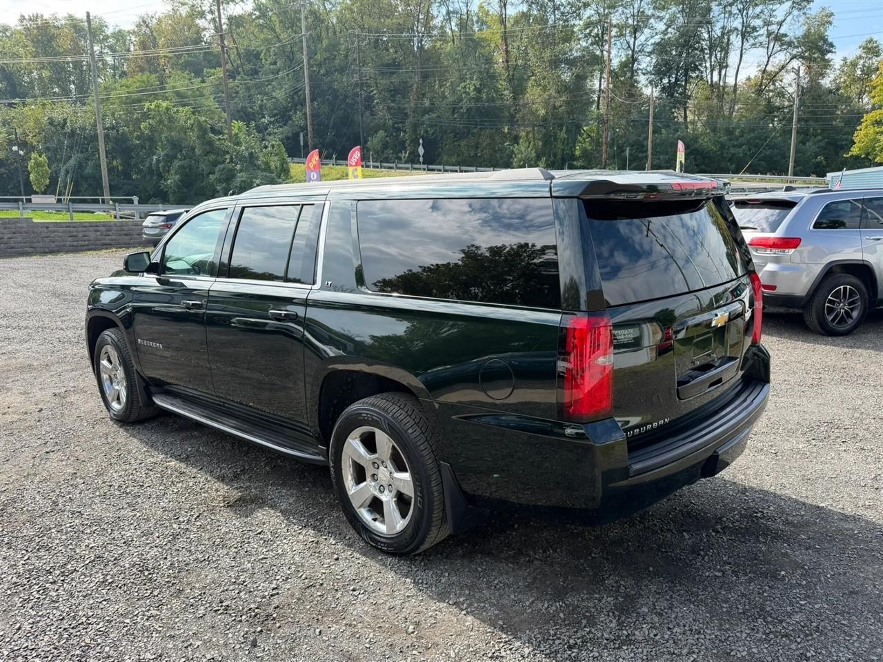 Chevrolet Suburban LT 4WD 2016