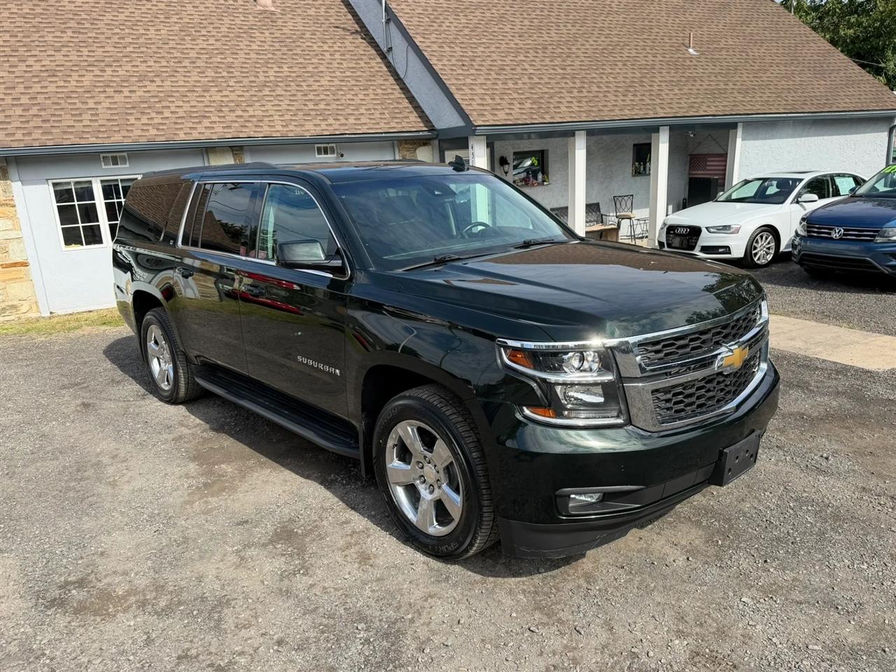 Chevrolet Suburban LT 4WD 2016
