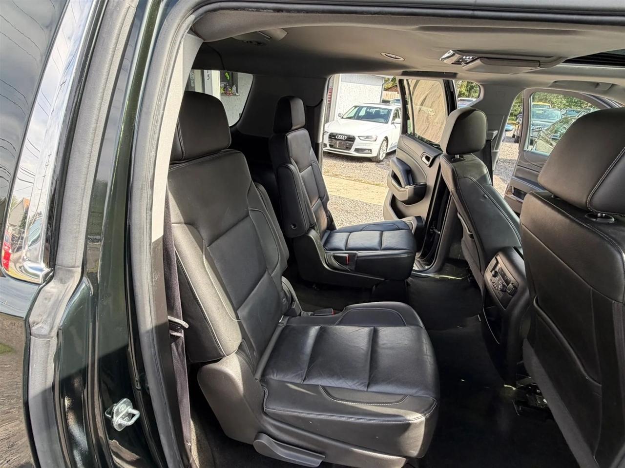 Chevrolet Suburban LT 4WD 2016