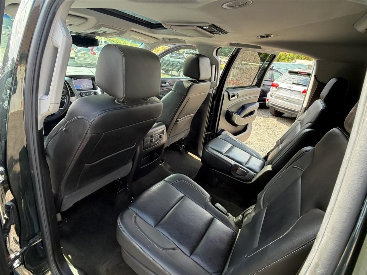 Chevrolet Suburban LT 4WD 2016
