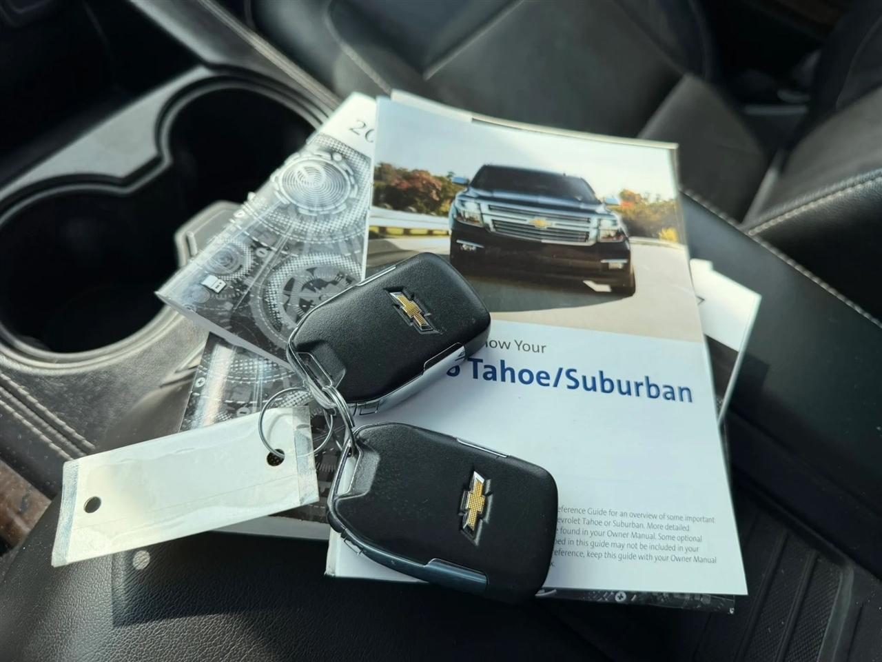 Chevrolet Suburban LT 4WD 2016