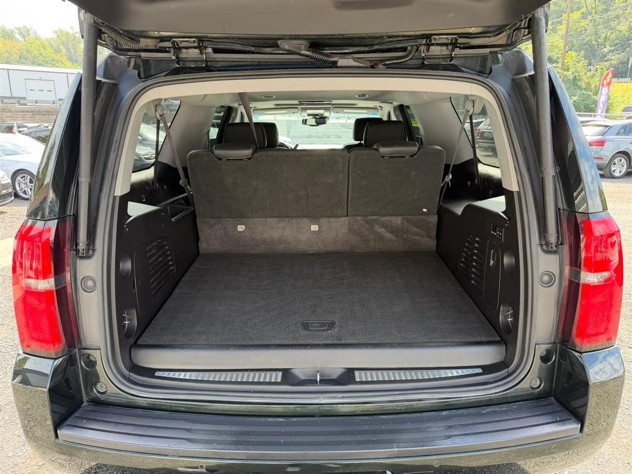 Chevrolet Suburban LT 4WD 2016