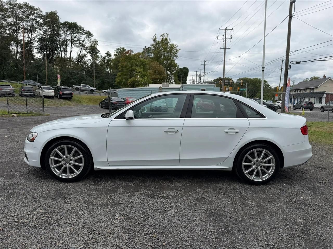 Audi A4 2.0T Sedan quattro Tiptronic 2015