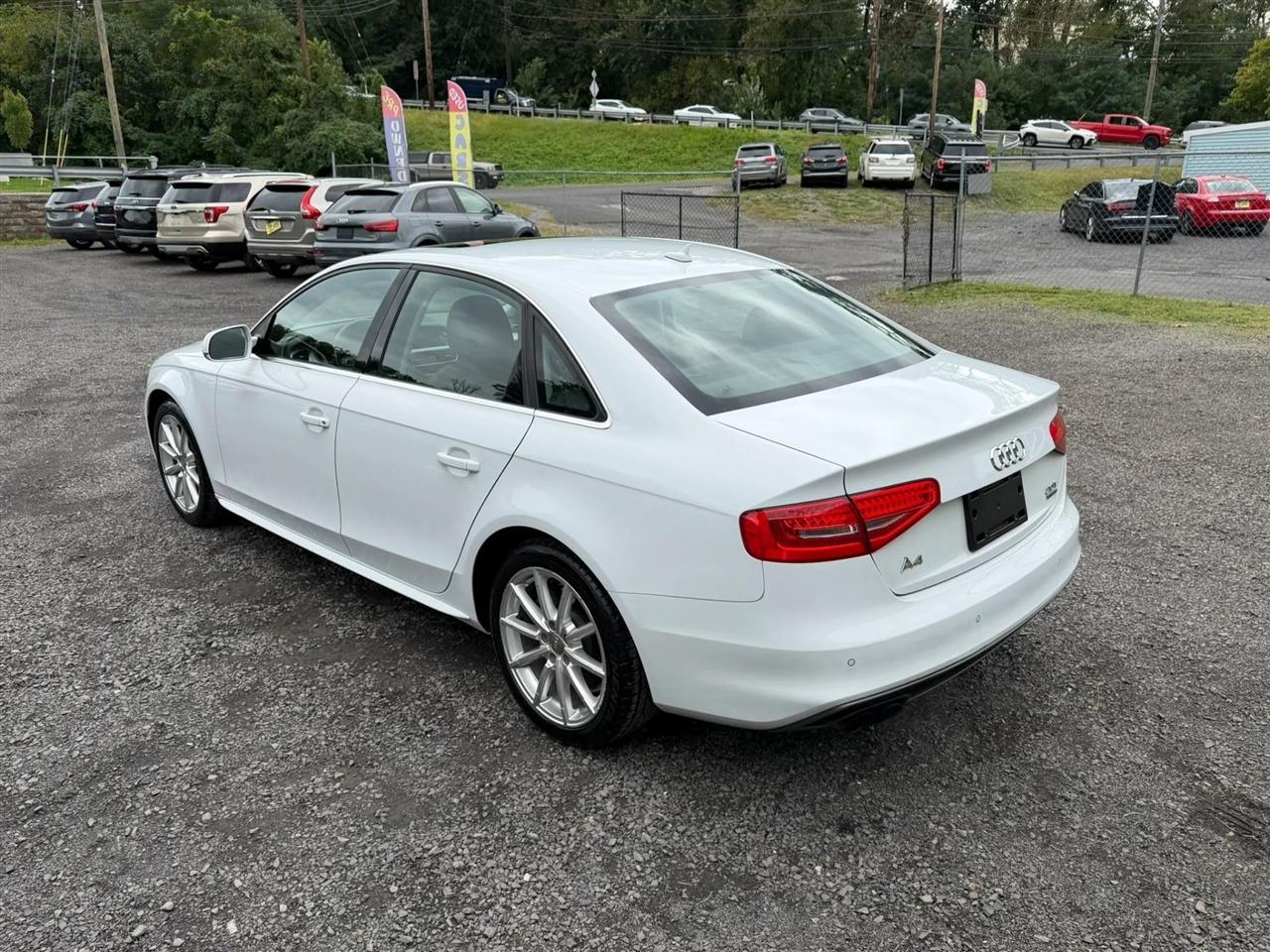 Audi A4 2.0T Sedan quattro Tiptronic 2015