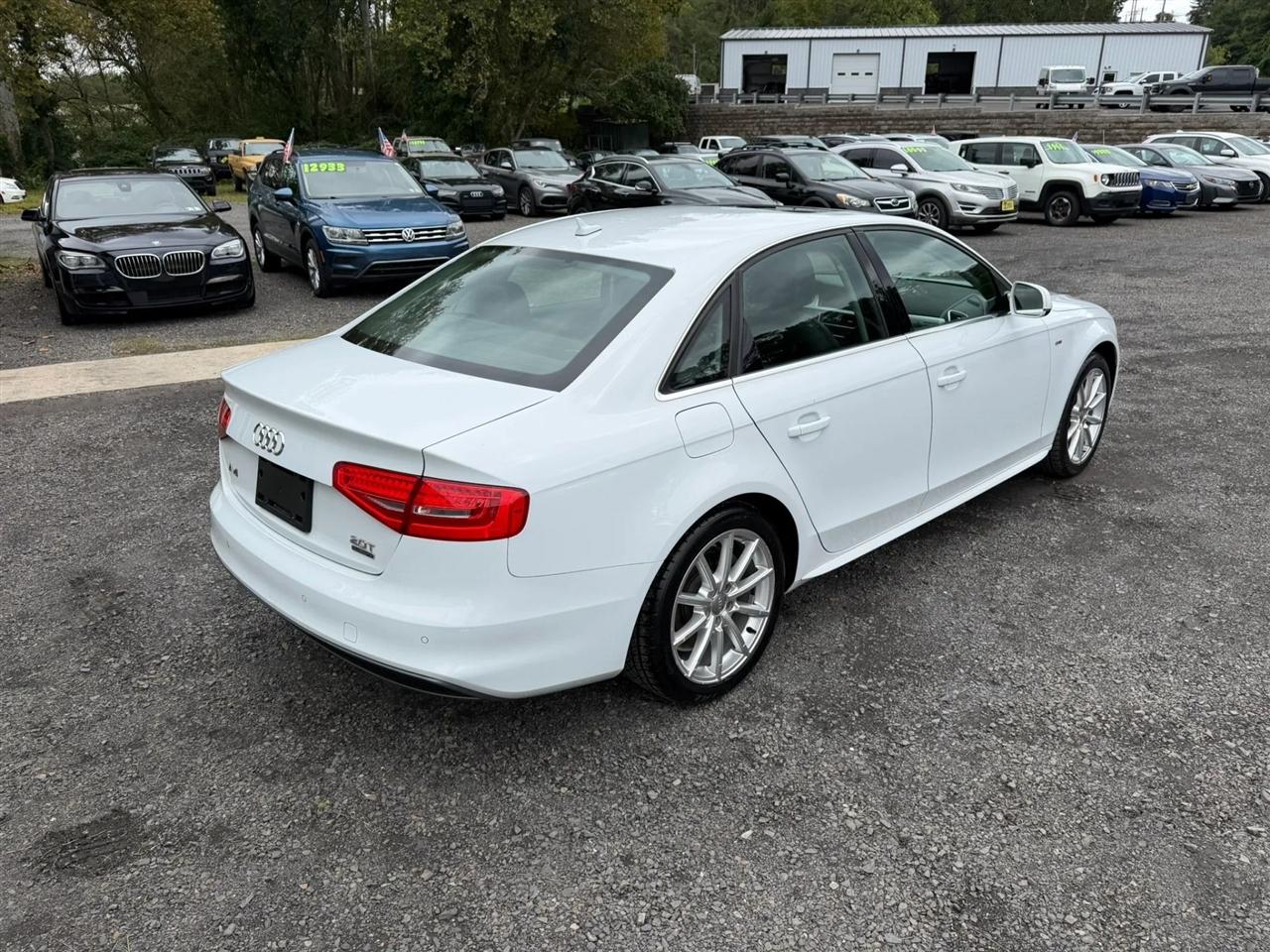 Audi A4 2.0T Sedan quattro Tiptronic 2015