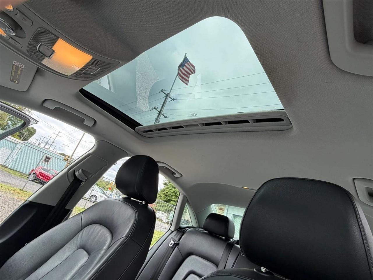 Audi A4 2.0T Sedan quattro Tiptronic 2015