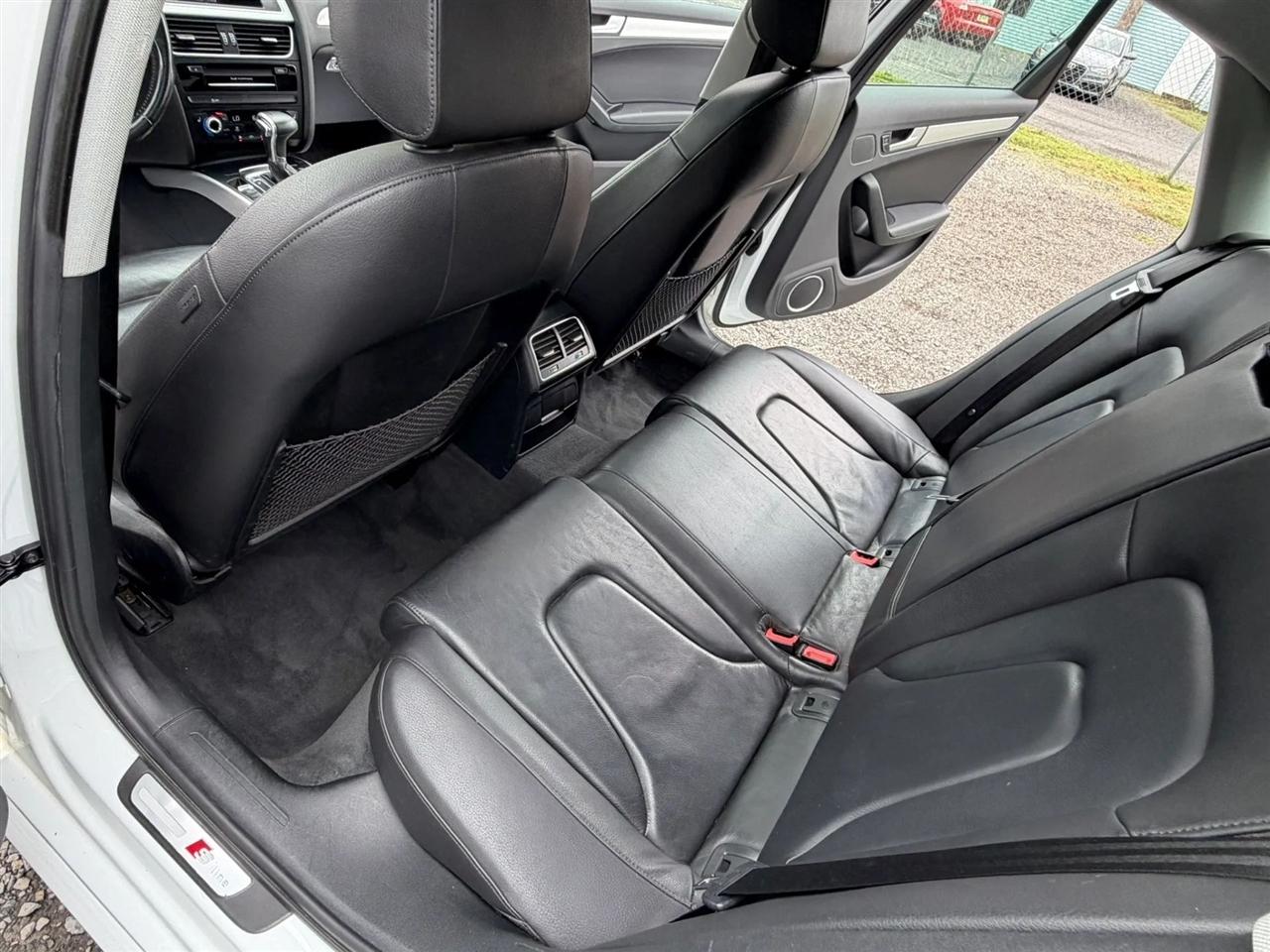 Audi A4 2.0T Sedan quattro Tiptronic 2015