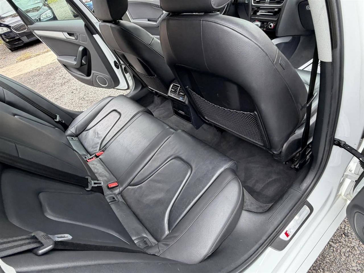 Audi A4 2.0T Sedan quattro Tiptronic 2015