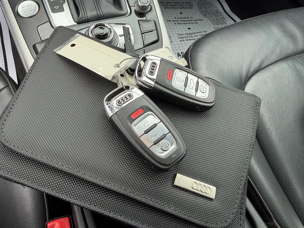 Audi A4 2.0T Sedan quattro Tiptronic 2015