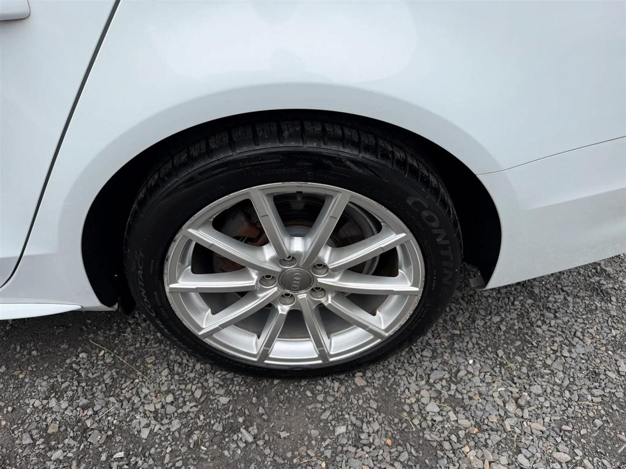 Audi A4 2.0T Sedan quattro Tiptronic 2015