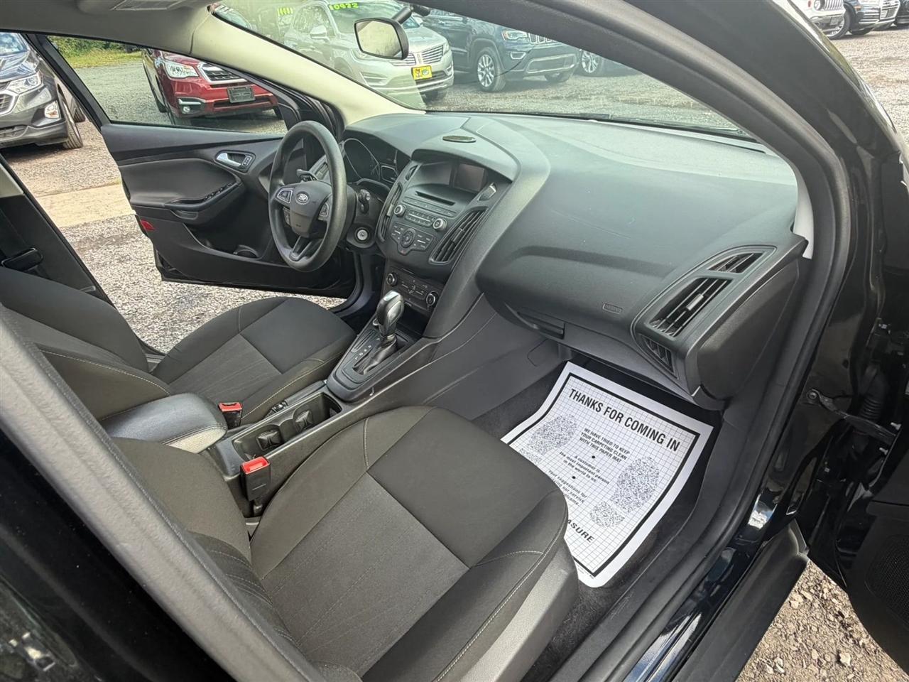 Ford Focus SE Hatch 2015