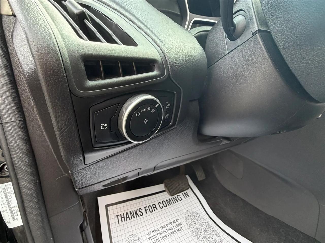 Ford Focus SE Hatch 2015