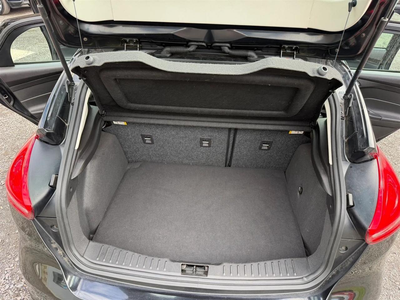 Ford Focus SE Hatch 2015
