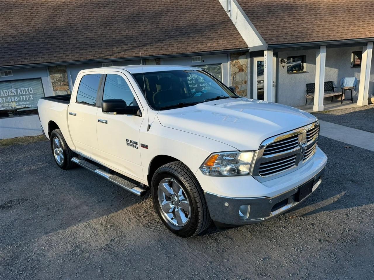 RAM 1500 SLT Crew Cab SWB 4WD 2016