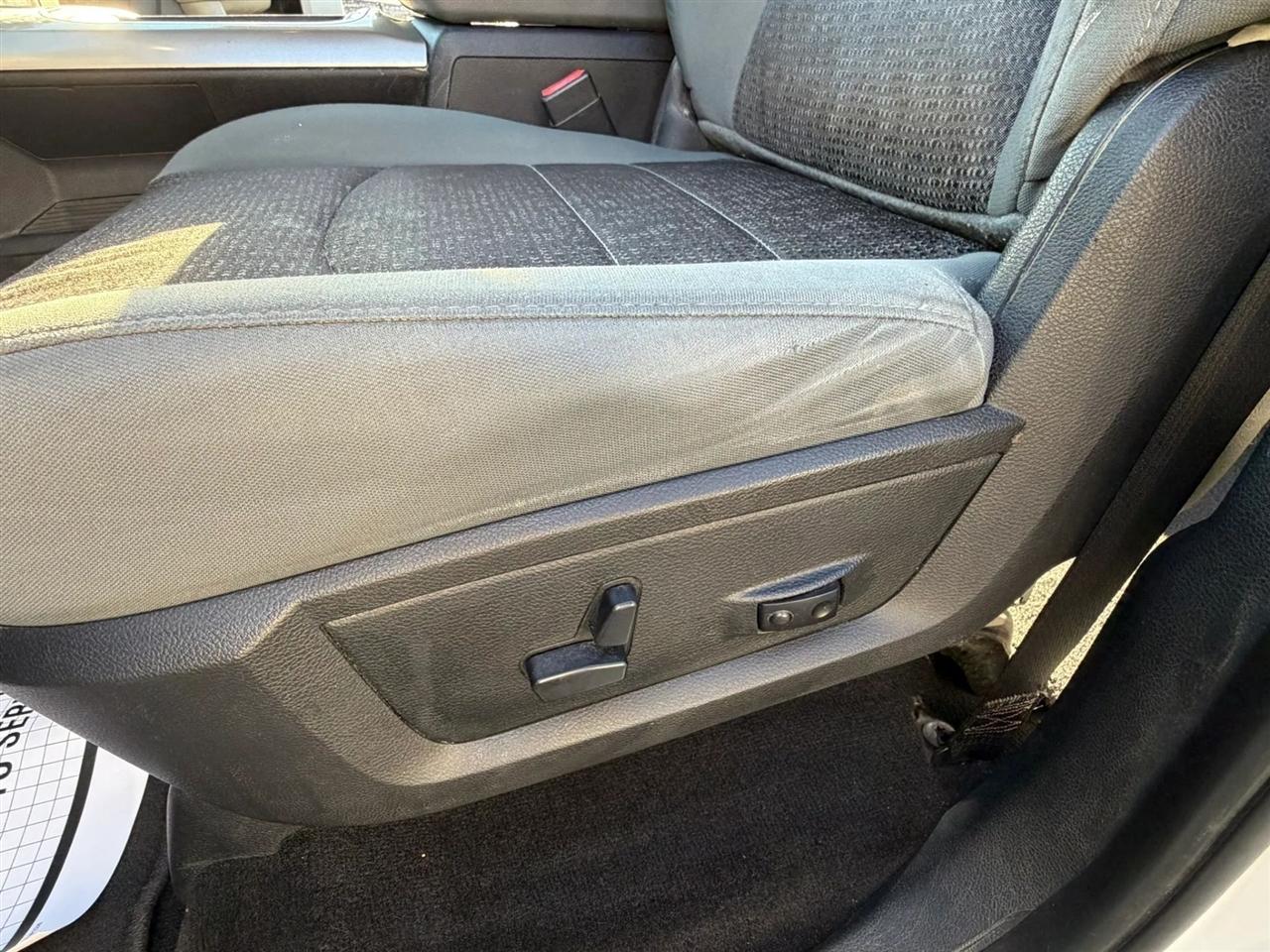 RAM 1500 SLT Crew Cab SWB 4WD 2016